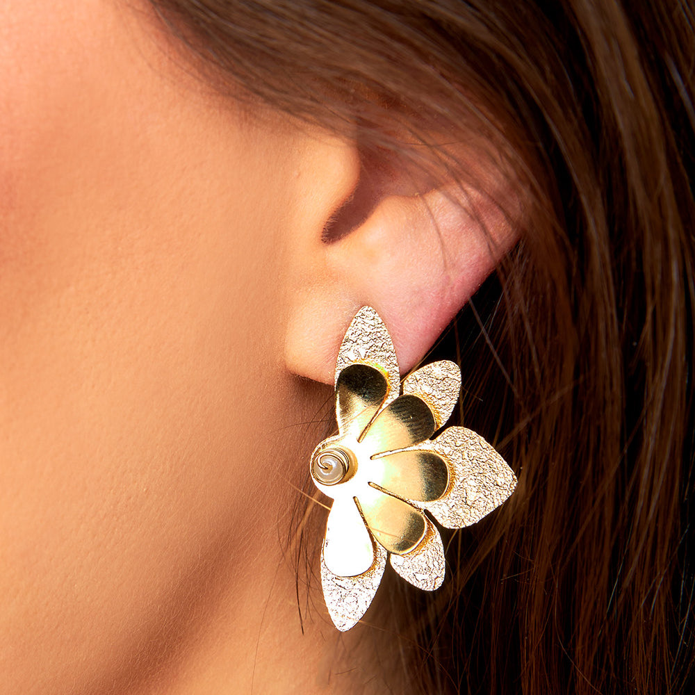 Half Margarita Stud Earrings - Gold