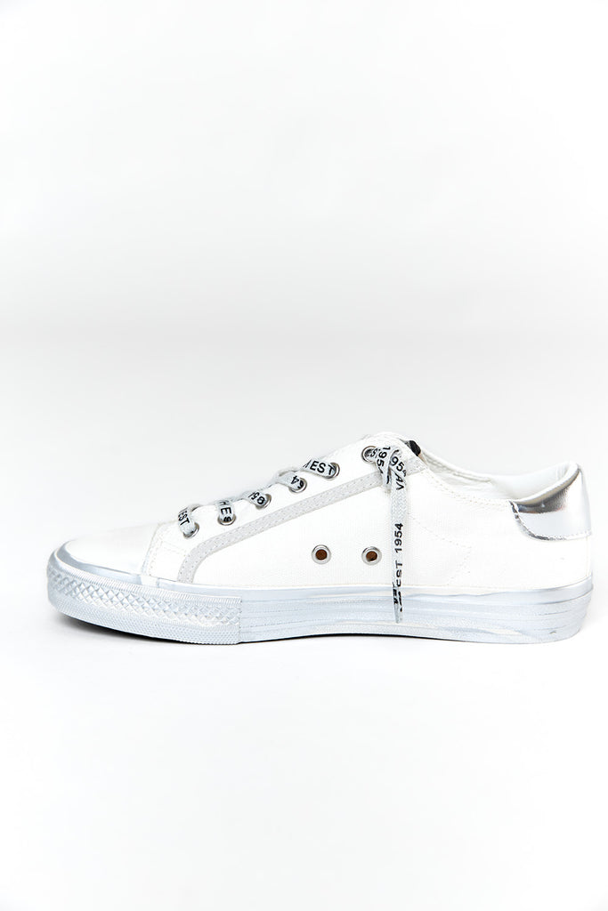 Alive Sneaker - White